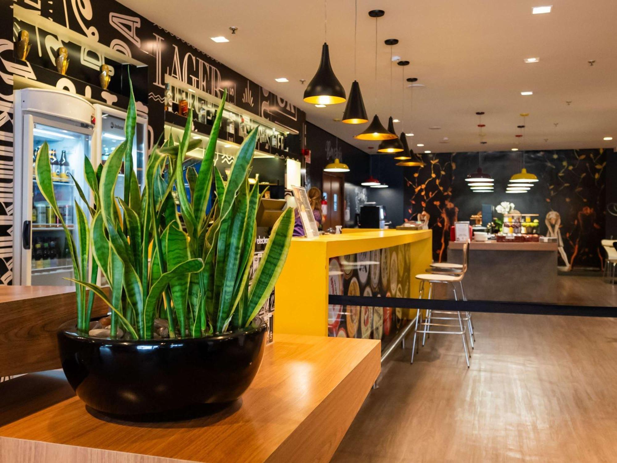 Ibis Joinville Exteriör bild